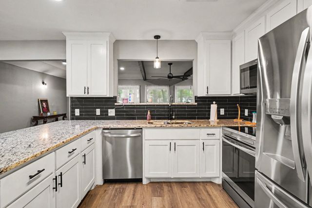 1908 Thousand Oaks Drive, Burleson, TX 76028