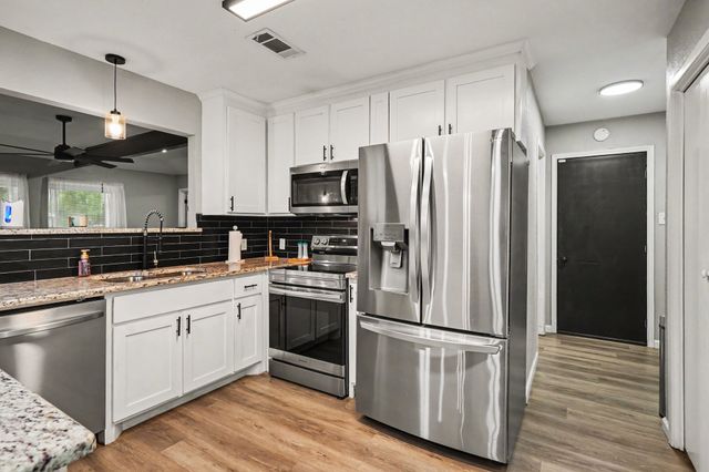 1908 Thousand Oaks Drive, Burleson, TX 76028