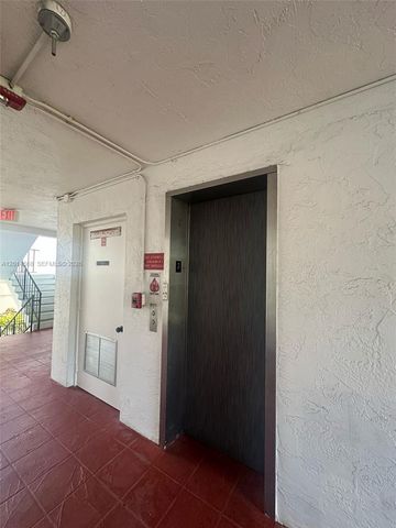 3910 Crystal Lake Dr 201, Deerfield Beach, FL 33064