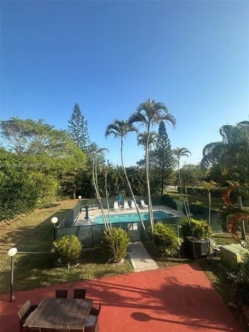 3910 Crystal Lake Dr 201, Deerfield Beach, FL 33064