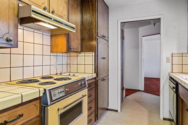 2290 Mission St, Escalon, CA 95320