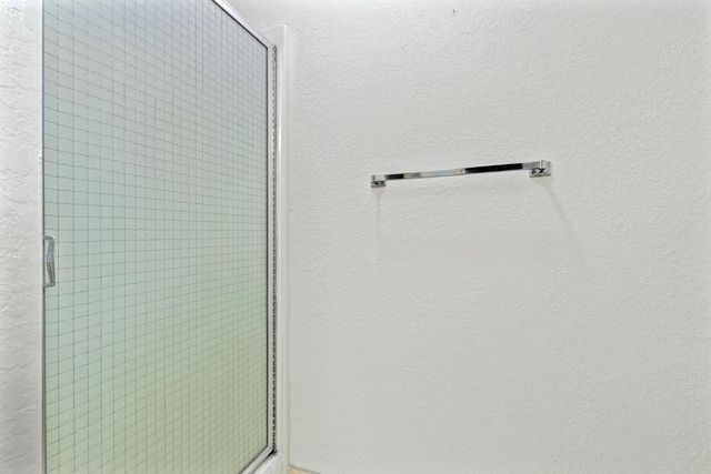 2290 Mission St, Escalon, CA 95320