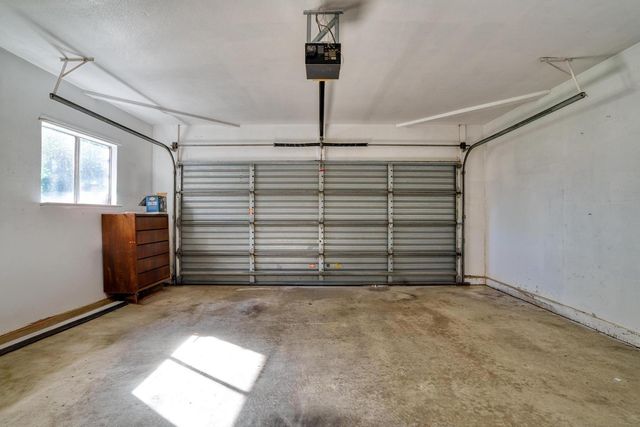 2290 Mission St, Escalon, CA 95320