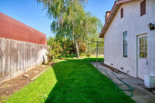 2290 Mission St, Escalon, CA 95320