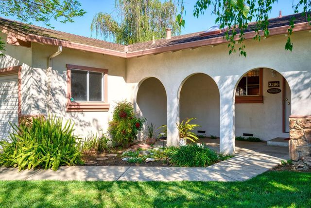 2290 Mission St, Escalon, CA 95320