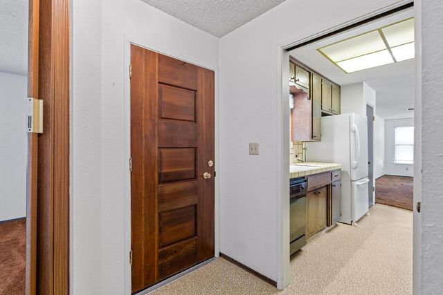 2290 Mission St, Escalon, CA 95320