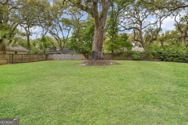 205 Youngwood Drive, St. Simons, GA 31522