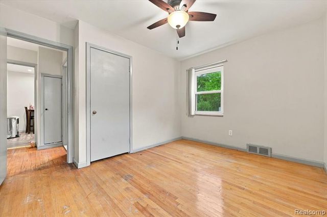 21900 Sussex Street, Oak Park, MI 48237