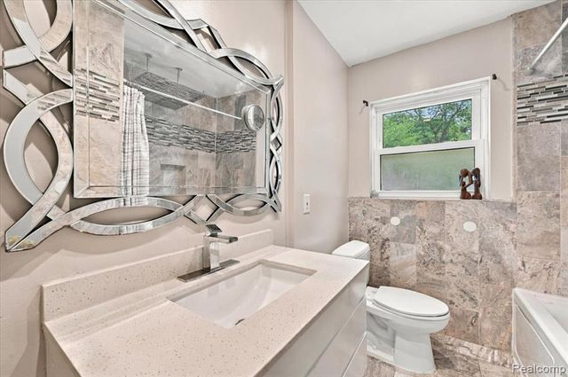 21900 Sussex Street, Oak Park, MI 48237