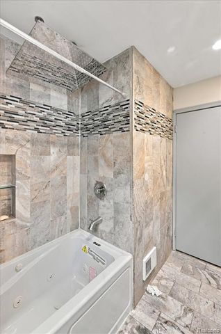21900 Sussex Street, Oak Park, MI 48237