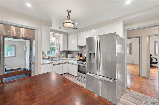 21900 Sussex Street, Oak Park, MI 48237