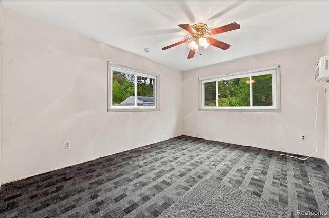 21900 Sussex Street, Oak Park, MI 48237