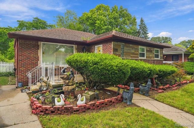21900 Sussex Street, Oak Park, MI 48237