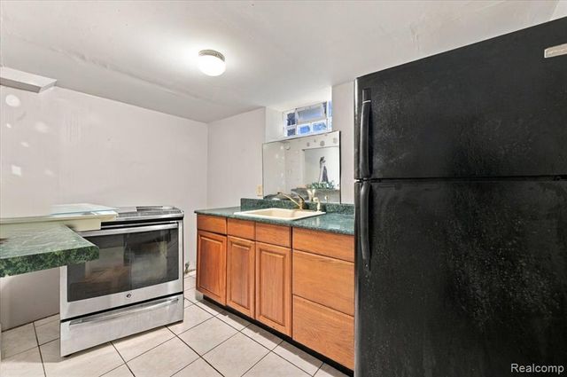 21900 Sussex Street, Oak Park, MI 48237