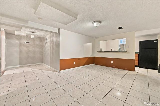 21900 Sussex Street, Oak Park, MI 48237