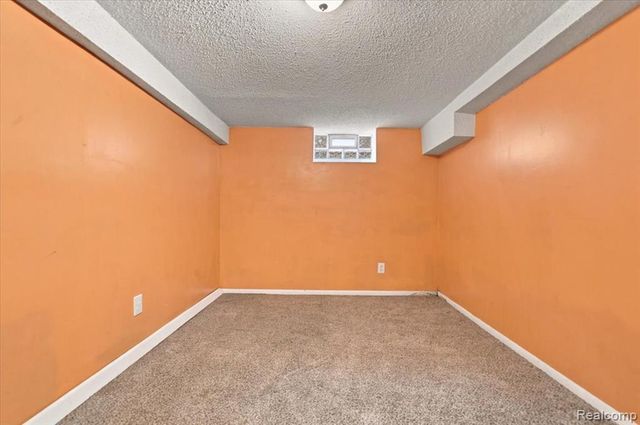 21900 Sussex Street, Oak Park, MI 48237