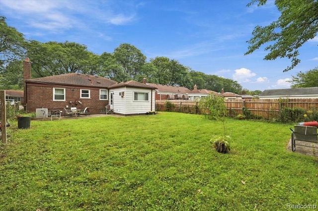 21900 Sussex Street, Oak Park, MI 48237