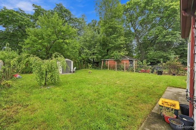 21900 Sussex Street, Oak Park, MI 48237