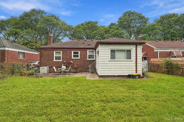 21900 Sussex Street, Oak Park, MI 48237
