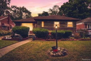 21900 Sussex Street, Oak Park, MI 48237