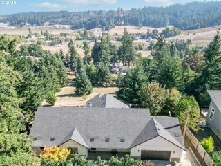5220 MADRONA HEIGHTS Dr Ne, Silverton, OR 97381