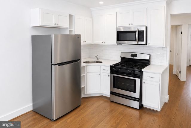 604 17TH ST NE, Washington, DC 20002