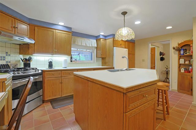 7 Southminster Drive, White Plains, NY 10604