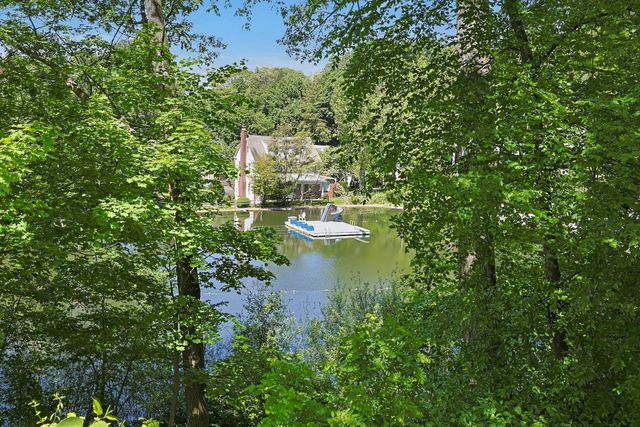 7 Southminster Drive, White Plains, NY 10604