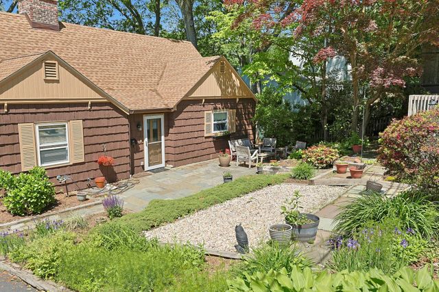 7 Southminster Drive, White Plains, NY 10604