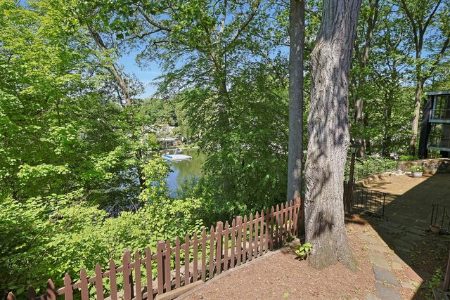 7 Southminster Drive, White Plains, NY 10604