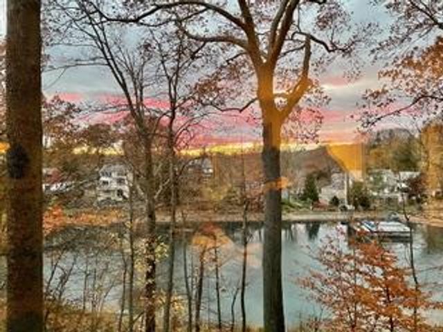 7 Southminster Drive, White Plains, NY 10604