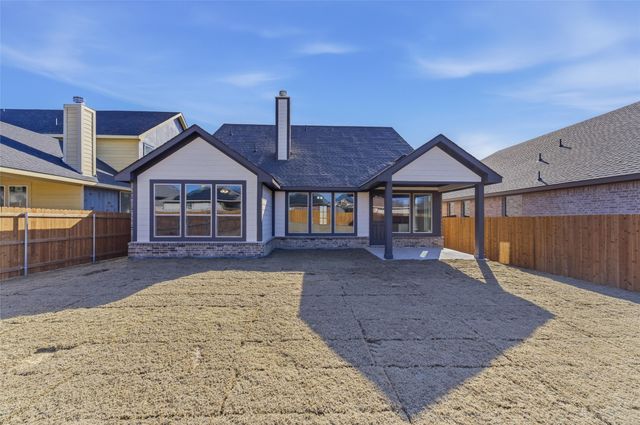 3505 Helena Street, Gainesville, TX 76240