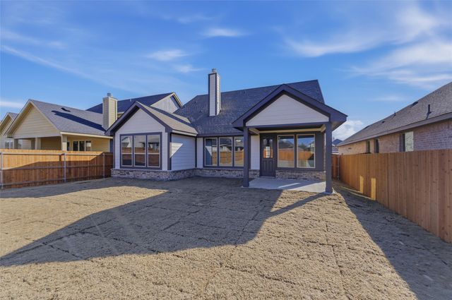 3505 Helena Street, Gainesville, TX 76240