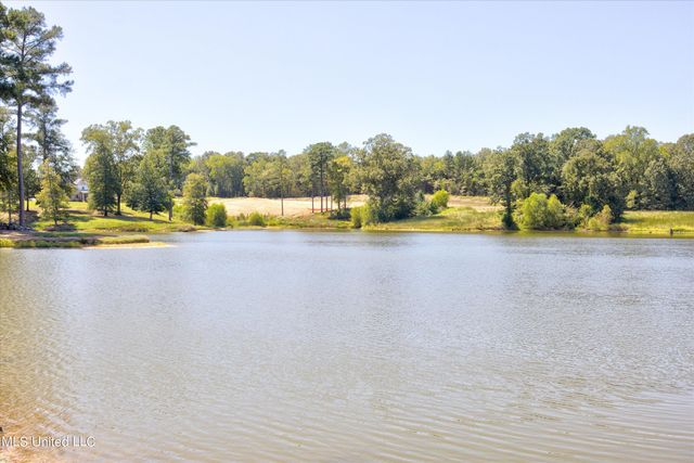 2702 Plank Road, Hernando, MS 38632