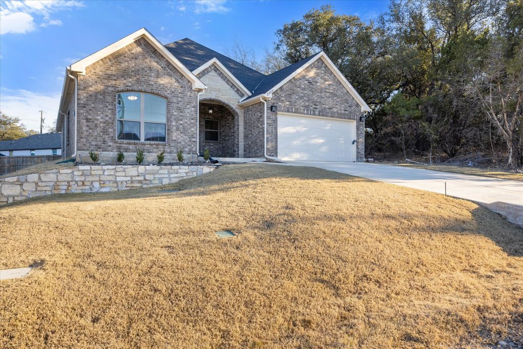 2519 Hillcrest Drive, Granbury, TX 76048