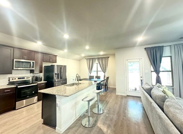 2100 Penn Street, Farmersville, TX 75442