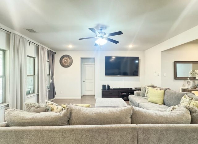 2100 Penn Street, Farmersville, TX 75442