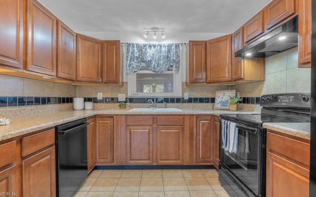 1817 Jack Frost RD, Virginia Beach, VA 23455