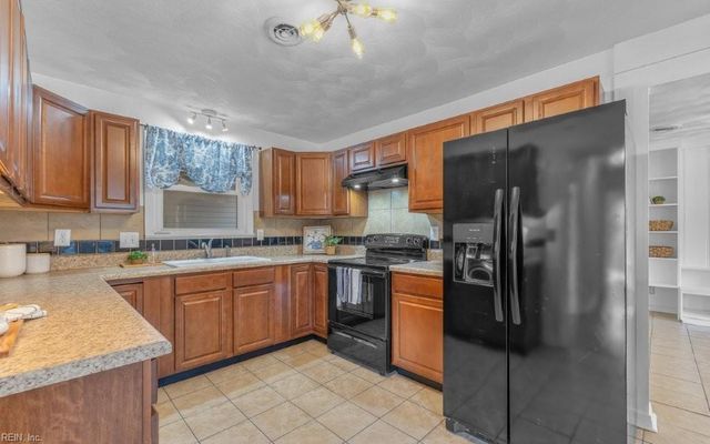 1817 Jack Frost RD, Virginia Beach, VA 23455