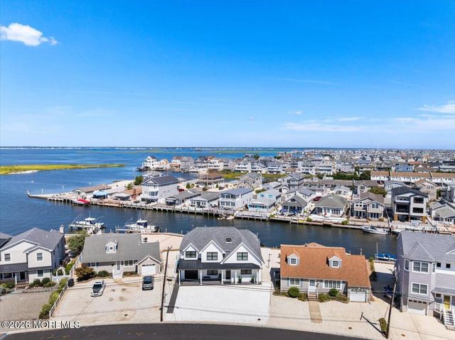 235 Bryn Mawr Avenue, Lavallette, NJ 08735