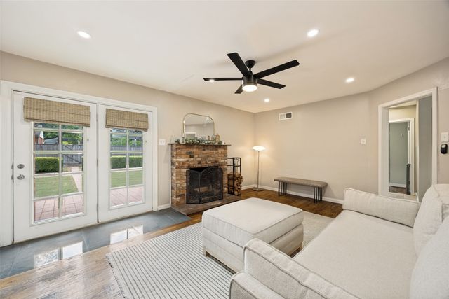 707 S Weatherred Drive, Richardson, TX 75080