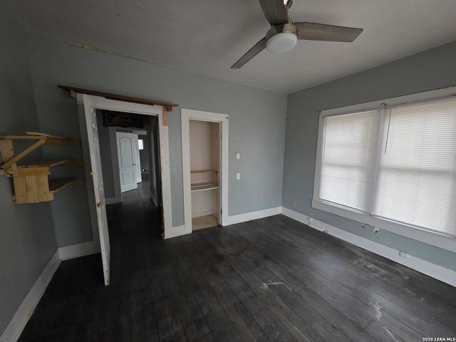 1210 S Walters, San Antonio, TX 78210