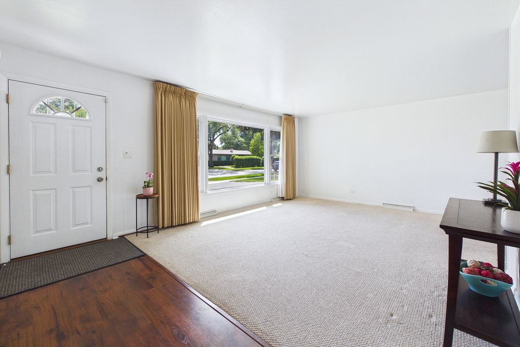 604 N Wilshire Drive, Mount Prospect, IL 60056 — photo 3
