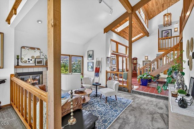 229 Mariposa Terrace, Medford, OR 97504