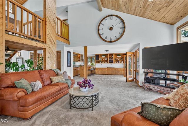 229 Mariposa Terrace, Medford, OR 97504