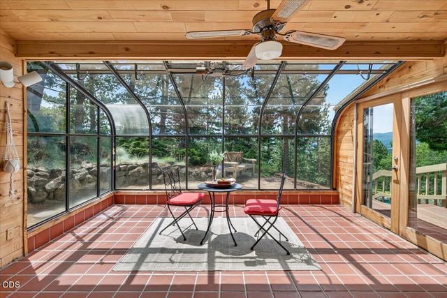229 Mariposa Terrace, Medford, OR 97504