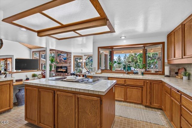 229 Mariposa Terrace, Medford, OR 97504