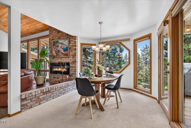 229 Mariposa Terrace, Medford, OR 97504