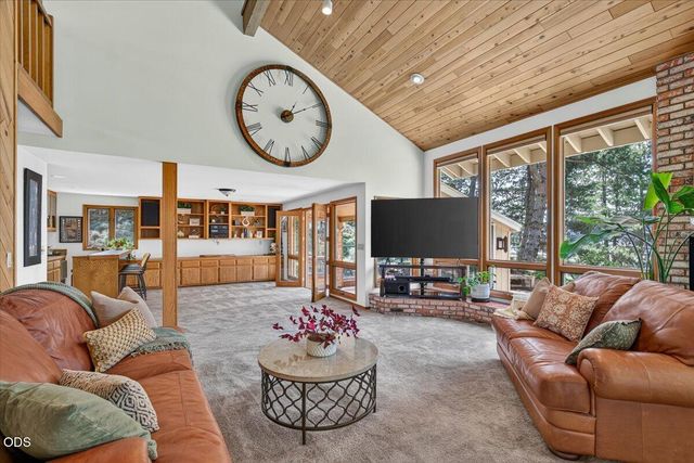 229 Mariposa Terrace, Medford, OR 97504