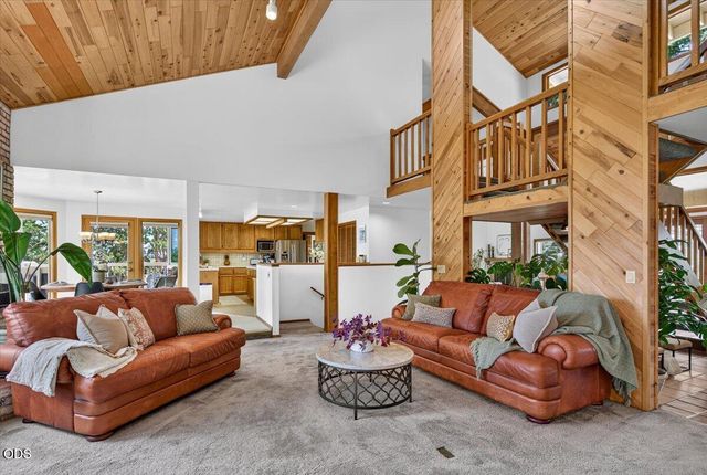 229 Mariposa Terrace, Medford, OR 97504